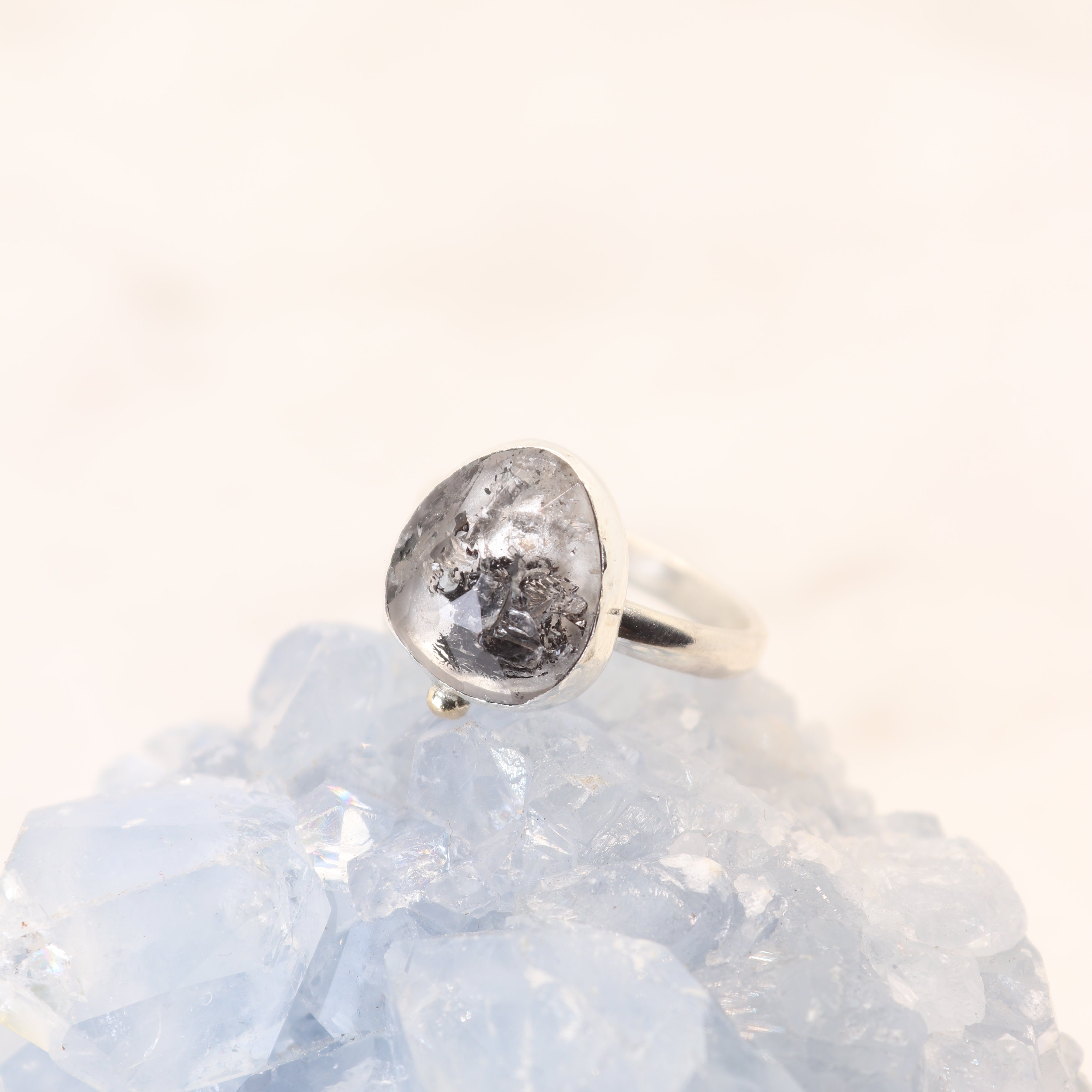 Tibetan quartz gemstone ring